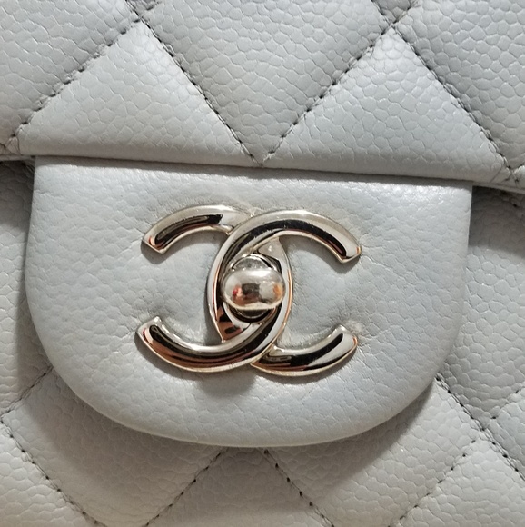 Authentic Chanel Maxi Single Flap - Picture 2 of 8